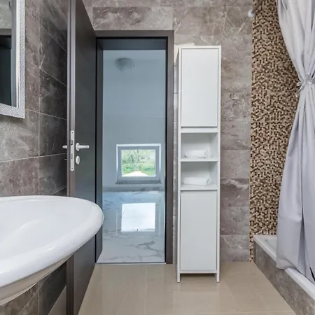 Beautiful In Rastane Donje With Kitchen * Donje Rastane