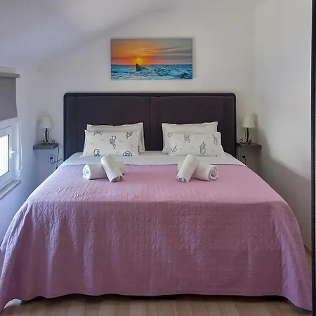 Cozy In Rastane Donje With Wifi Holiday home Donje Rastane