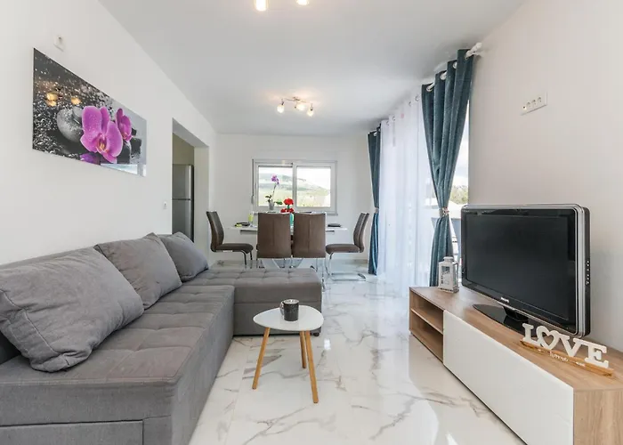 بيت للعطل Cozy In Rastane Donje With Wifi